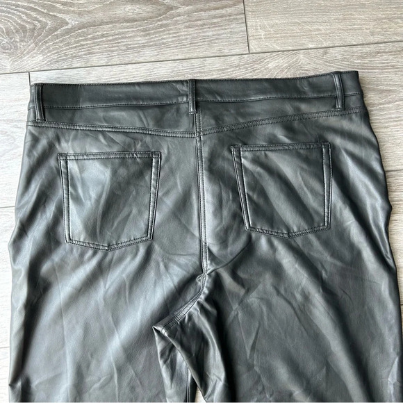 NWT Reitmans Straight Leg High Rise Faux Leather Pants in Black - Picture 14 of 14
